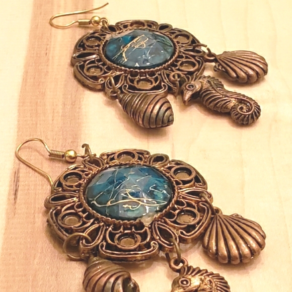Retro Tiki Earrings Chandelier Shell Bronzed - Picture 4 of 6